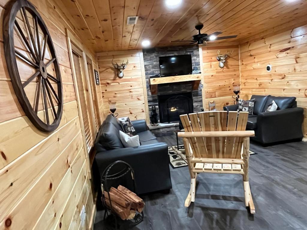 Holiday home Paradise At The Smokies With Hot Tub! Sevierville