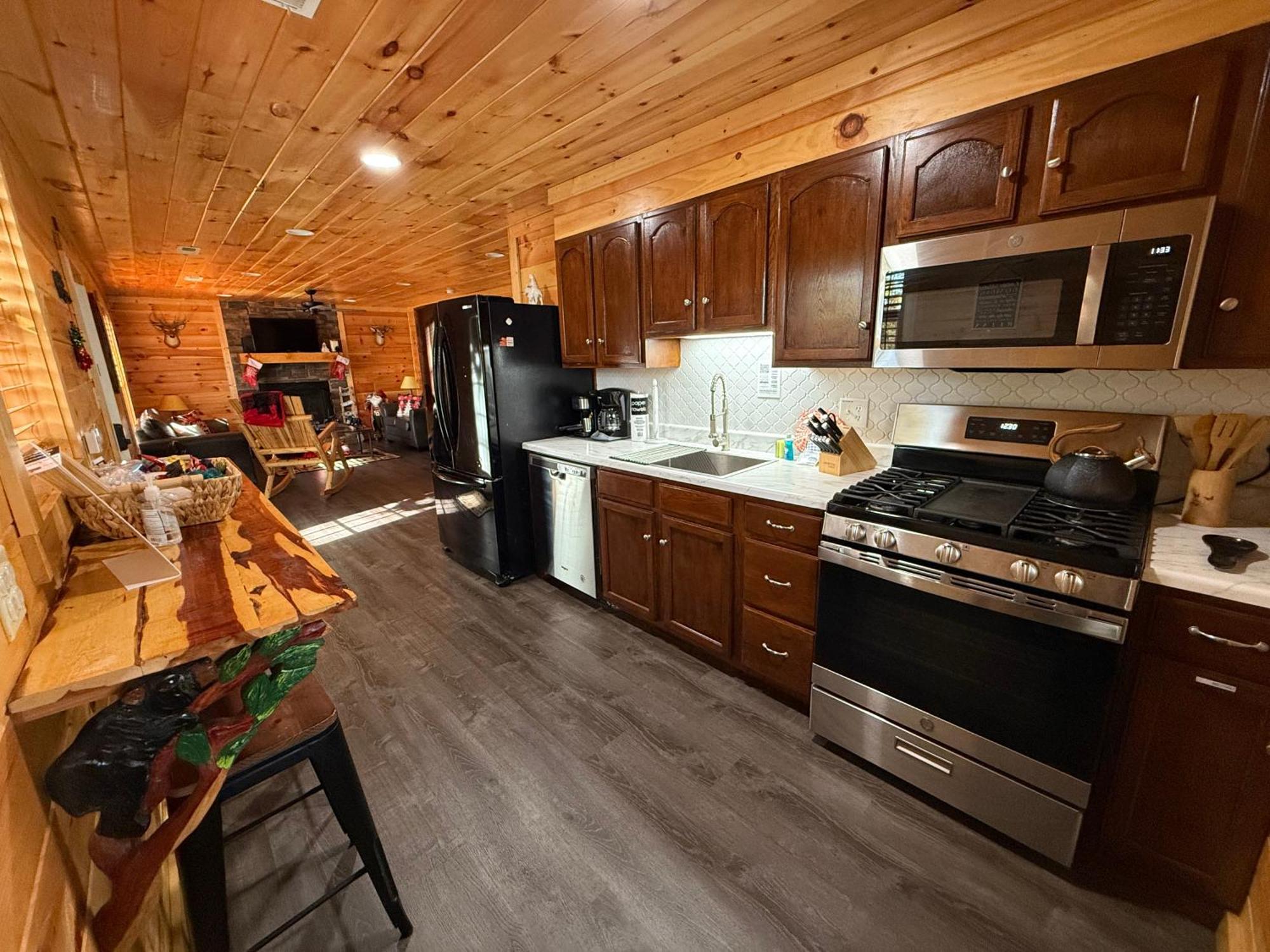 Paradise At The Smokies With Hot Tub! Holiday home