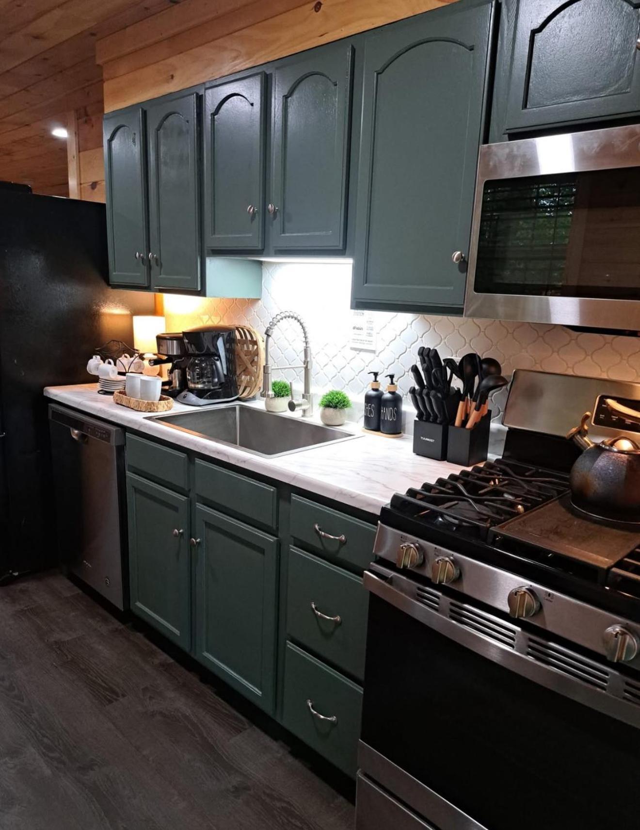 Paradise At The Smokies With Hot Tub! Holiday home